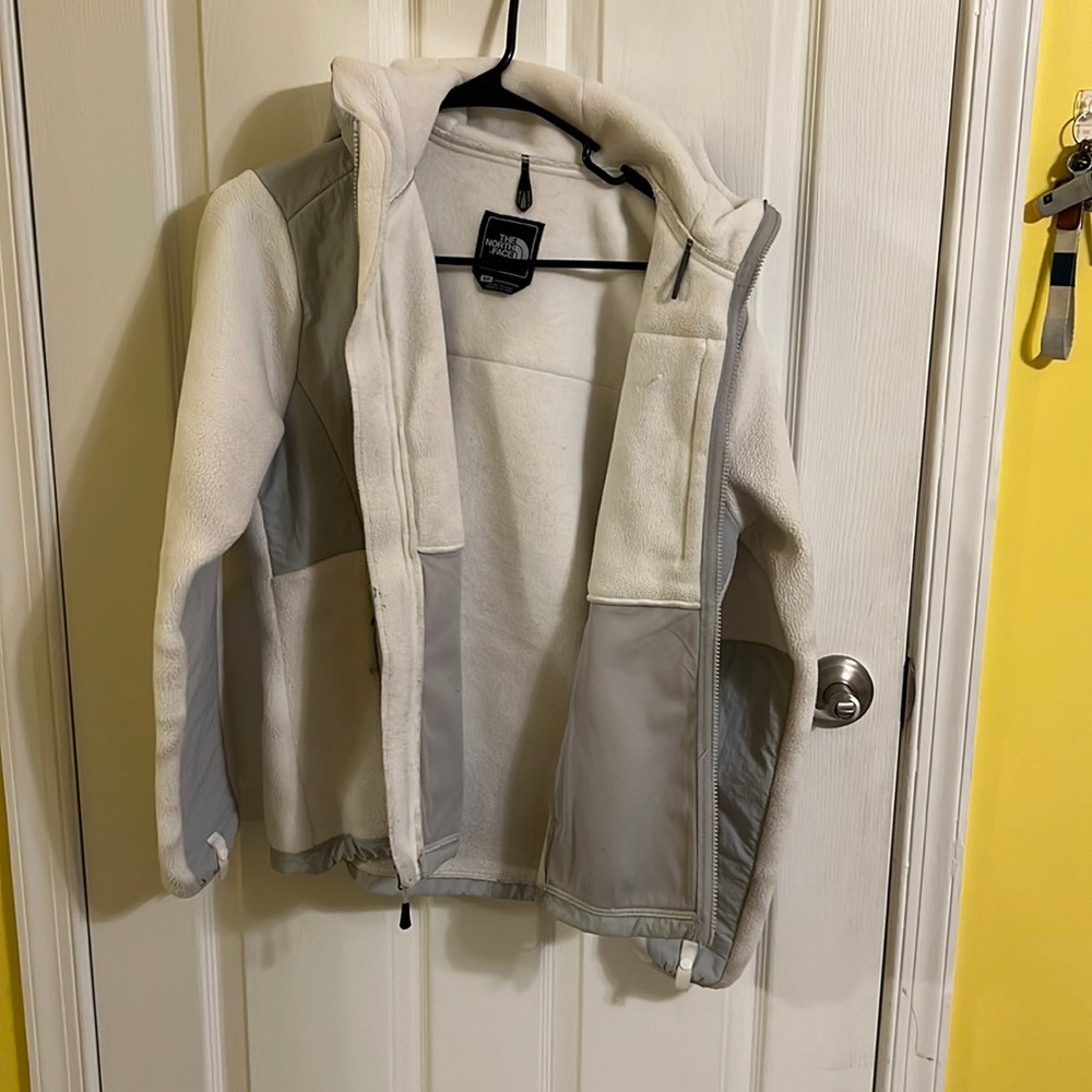 White north face, hooded, women’s fleece